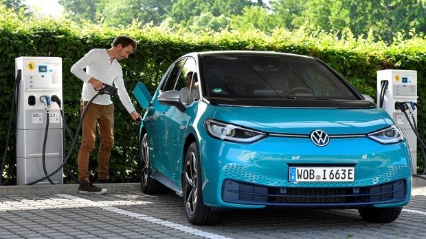 Volvo y Volkswagen, los fabricantes mejor preparados para el fin del coche de combustión