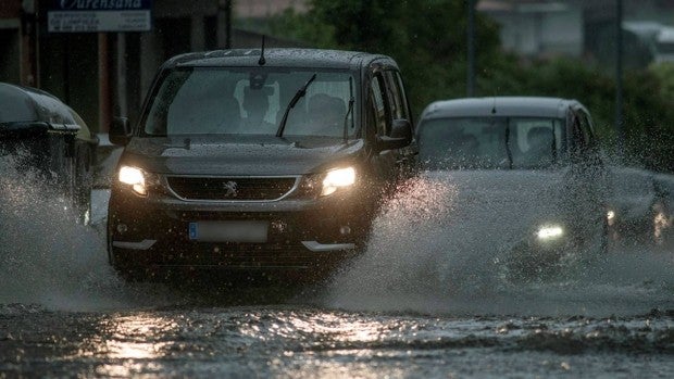 Consejos para conducir durante una tormenta o inundación