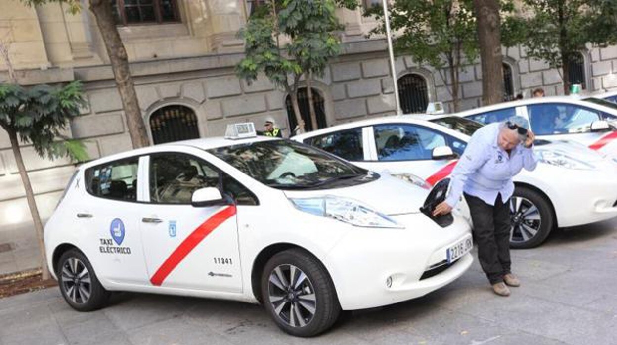 Un taxi eléctrico permitía ahorrar hasta 13.000 euros frente a uno convencional