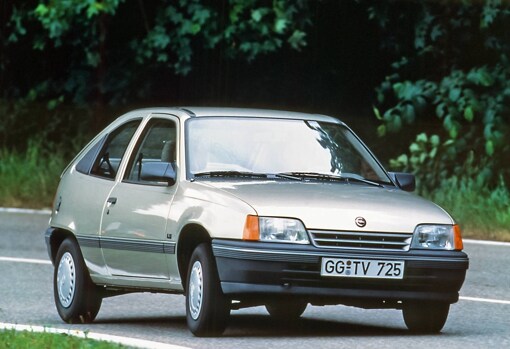 Ochenta años de coches compactos: así nacieron el Astra y el Kadett