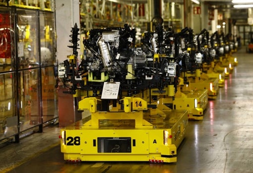 Dentro de una fábrica de coches: «Hay cosas que un robot no hace mejor que un humano»