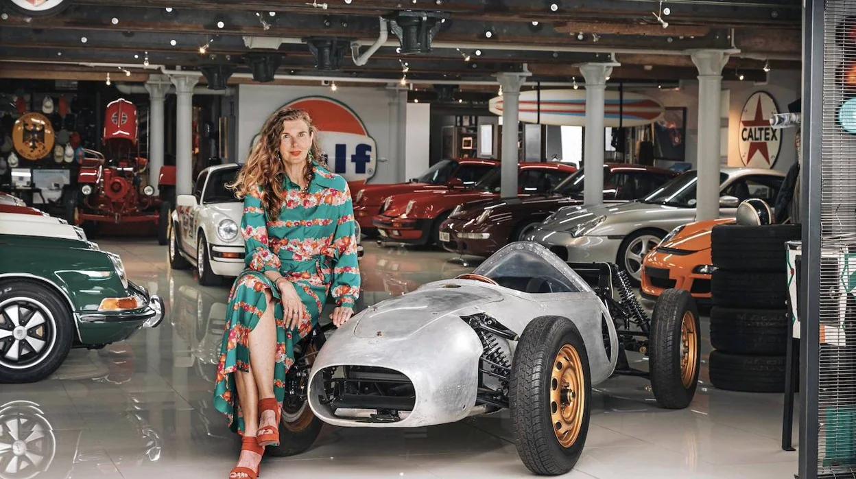 Michelle Hambly-Grobler, junto al Jennings Porsche