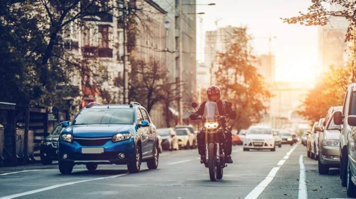 Qué hacer cuando ves una moto en un entorno urbano