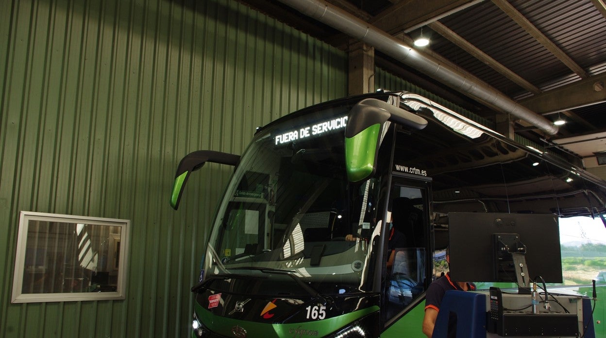 Seis causas por las que un autobús escolar no pasa la ITV