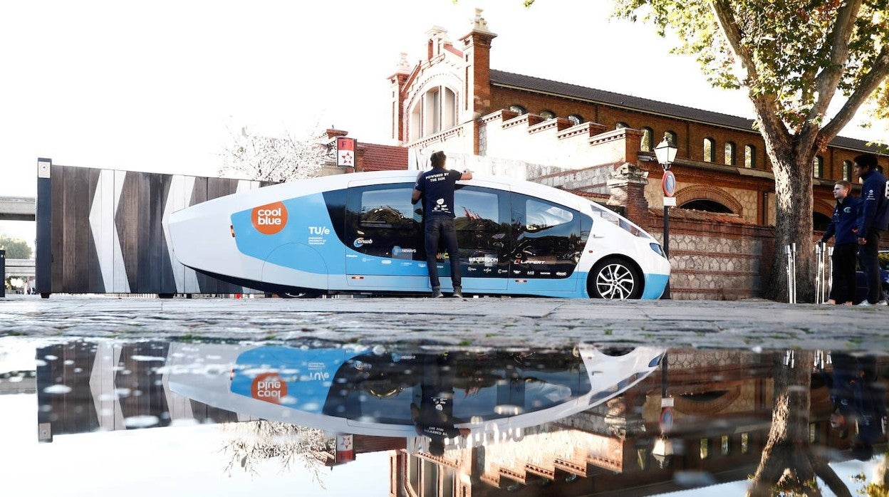 El futurista coche-casa ecológico que recorre España impulsado por energía solar