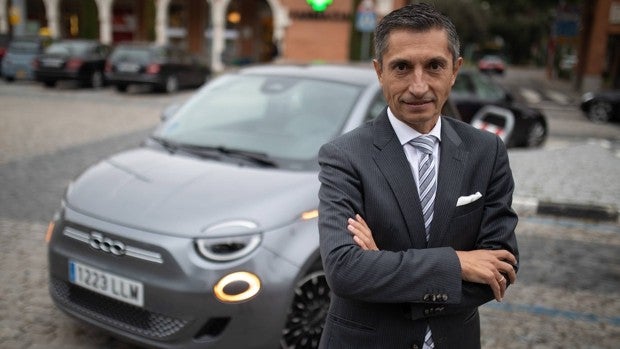 «La Administración tendría que hacer un poco más para impulsar el coche eléctrico»