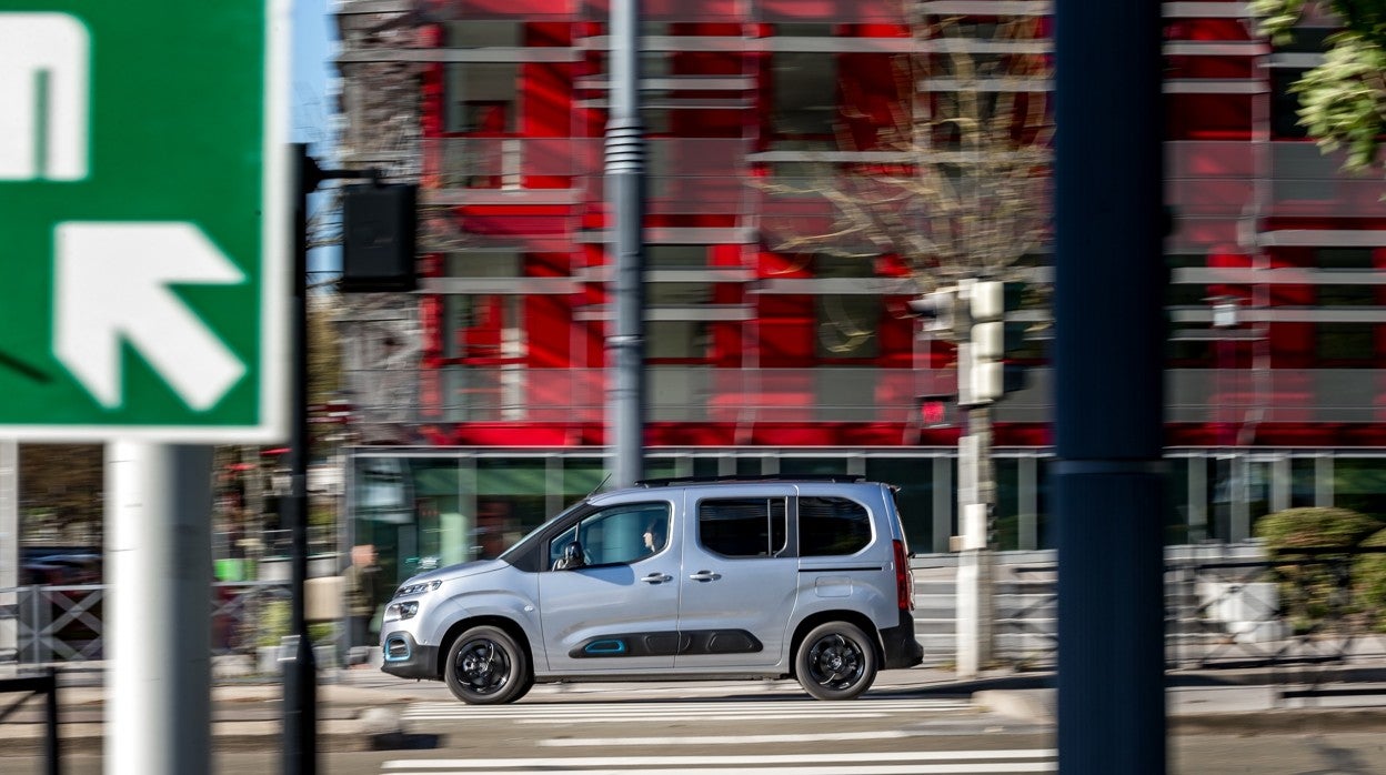 Probamos el 100% eléctrico ë-Berlingo, un &#039;made in Spain&#039; espacioso y polivalente