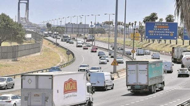 La DGT pone en su punto de mira a camiones y autobuses