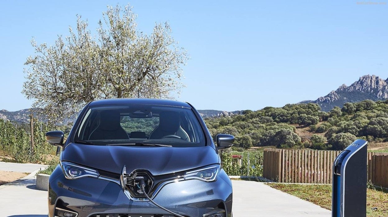 Los españoles ya prefieren los coches híbridos y eléctricos a los de gasolina y diésel