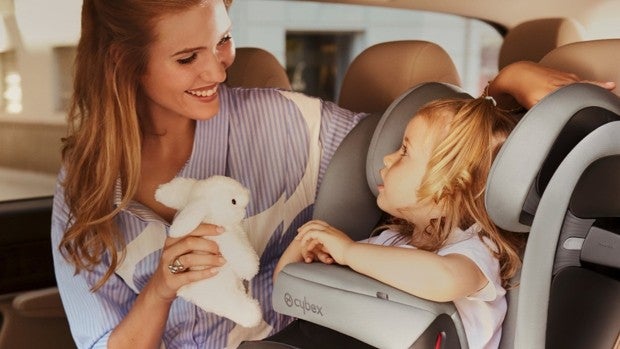 Menores en el coche: Qué sillita es la adecuada según su edad