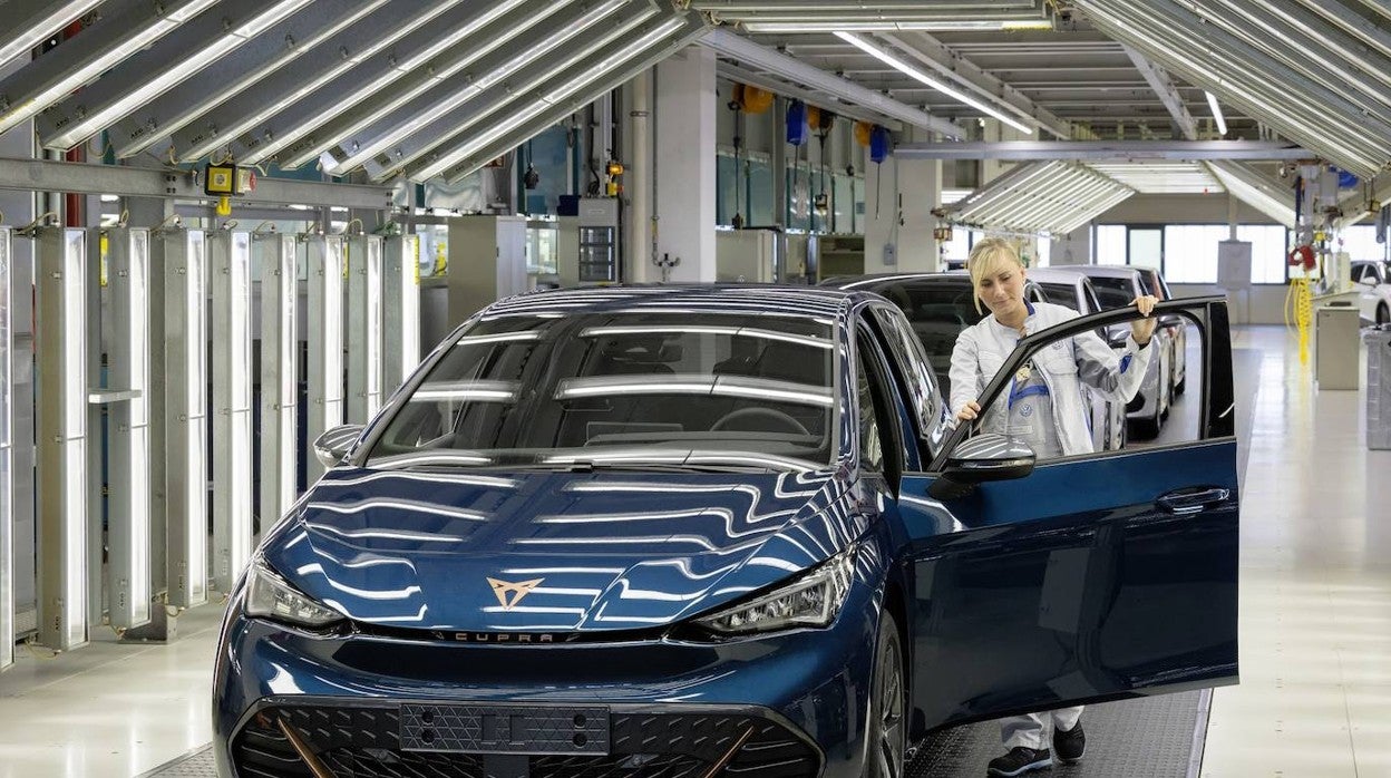 Volkswagen afirma que la escasez de chips se alargará hasta 2024