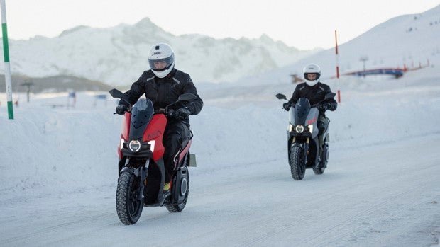 Así supera una moto eléctrica fenómenos adversos y temperaturas extremas