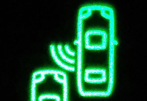 Estos indicadores luminosos del coche pueden significar algo serio