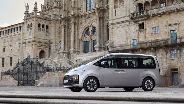 Hyundai Staria: monovolumen de estética futurista, con hasta 9 plazas y fiel al motor de combustión