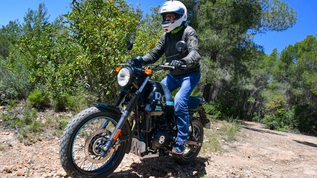 Royal Enfield lanza la Scram 411, digna heredera de la Himalayan