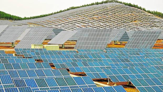 China se ha llenado de parques solares, como este de Xuzhou, para reducir la contaminación que ha traído su industrialización