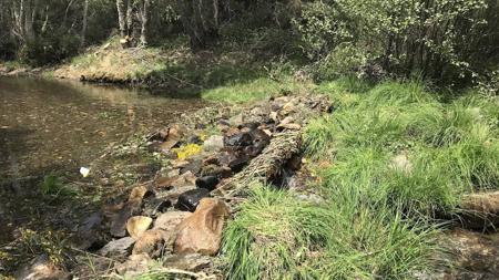 Puerto natural construido en un río de León