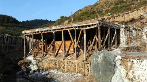 La producción de sal en este pequeño valle en las montañas del País Vasco es posible a través de manantiales