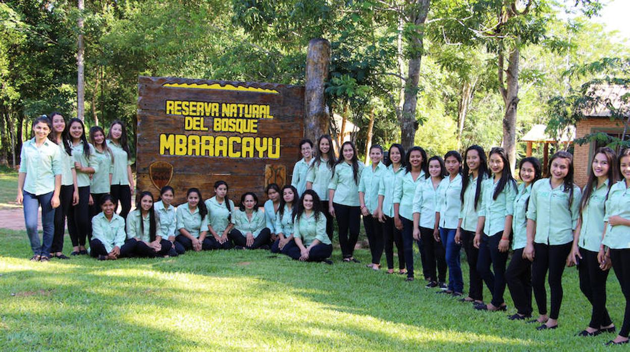 Mujeres indígenas se forman en Ciencias Ambientales para liderar la conservación de la naturaleza