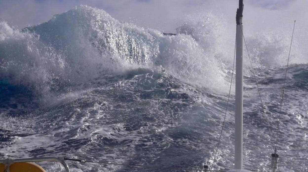 El calentamiento del océano está haciendo que la energía de las olas sea cada vez mayor