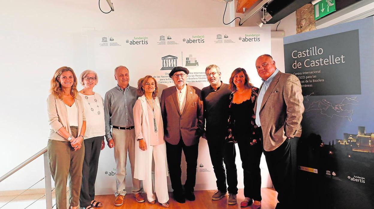 Participantes en la jornada inaugural del curso ambientalista en el centro Unesco de Castellet