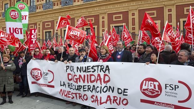 Protesta de funcionarios en San Telmo