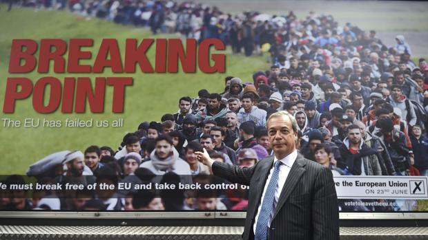 Nigel Farage, durante un acto de campaña a favor del Brexit en Londres el 16 de junio