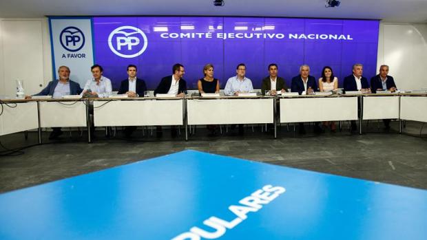 El PP, hacia la separación de cargos entre gobierno y partido