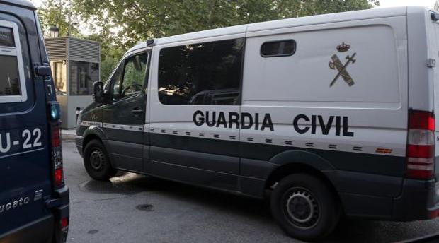 Estado del coche tras el impacto mortal contra el ciclista