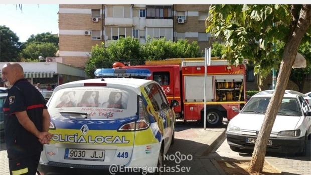 Desalojado un edificio de 15 plantas de la avenida Sánchez Pizjuán por humo causado por una colilla