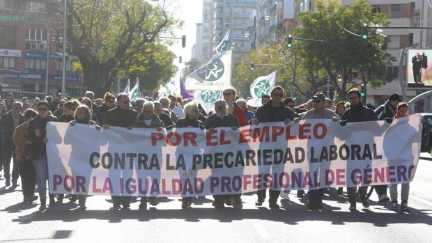 Una manifestación reclama que Cádiz deje de ser «rincón del abandono»