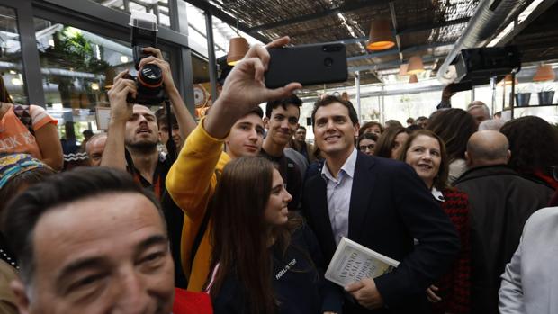 Albert Rivera, en Córdoba: «Hay que quitarle las llaves del poder a Torra y Otegui»