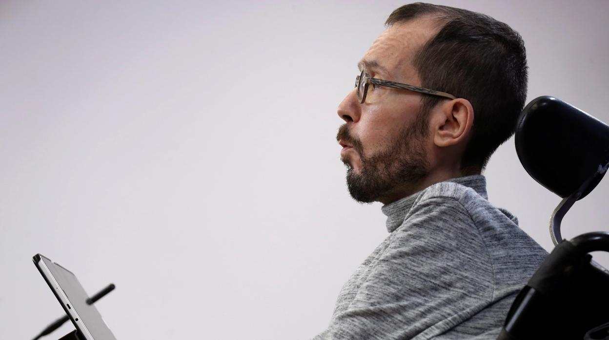 El portavoz del Unidas Podemos en el Congreso de los Diputados, Pablo Echenique, ofrece una rueda de prensa tras la Junta de Portavoces