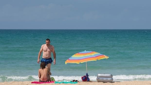 En Baleares no será obligatorio el uso de la mascarilla  en las playas si hay distancia o para tomar el sol