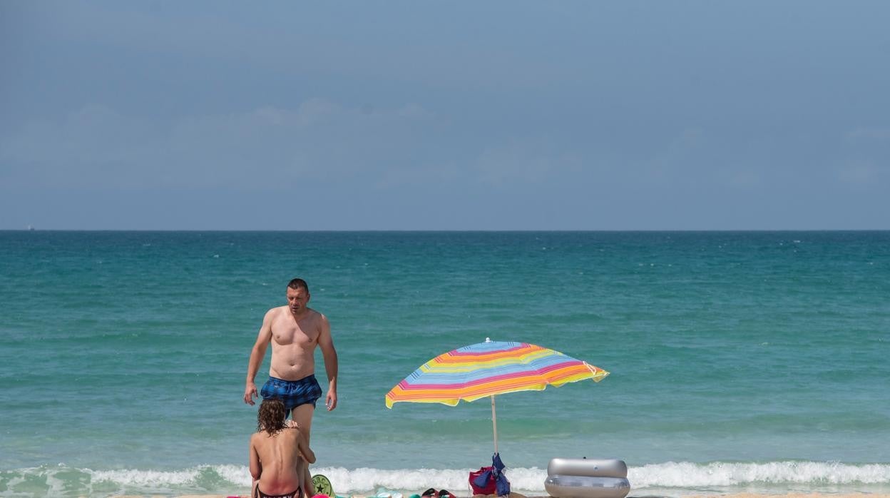 En Baleares no será obligatorio el uso de la mascarilla  en las playas si hay distancia o para tomar el sol