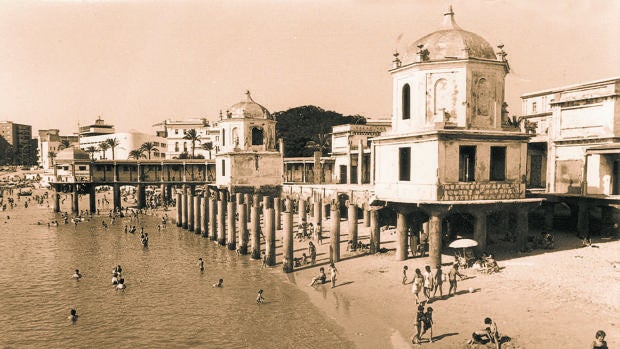 La Caleta y su historia de pesca, comercio, templos... y suicidios