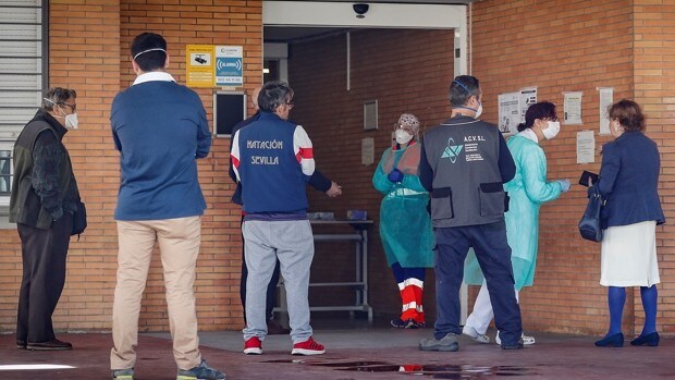 Alcaldes sevillanos del PSOE retiraron a  administrativos de sus centros de salud tras ganar la Junta de Andalucía el PP