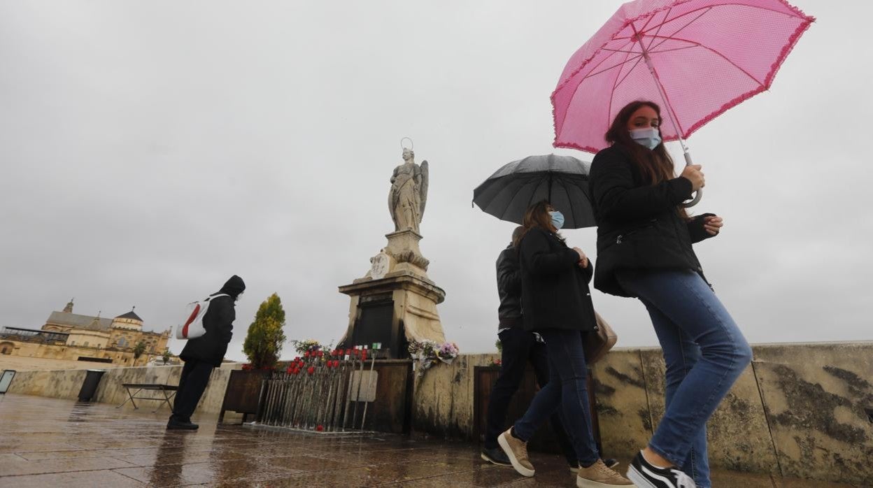 La primera parte del puente estará pasada por agua en buena parte de Andalucía