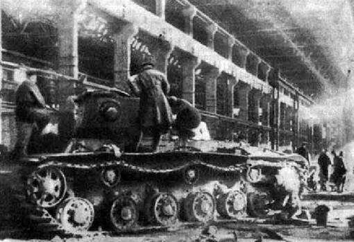 Interior de la planta de tractores de Stalingrado