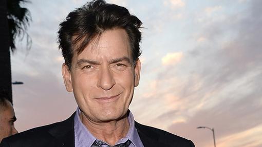 Un demacrado Charlie Sheen