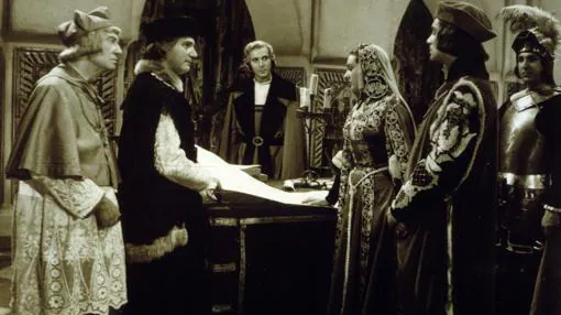 Cristobal Colón (Antonio Vilar) presenta sus planes en Alba de América.