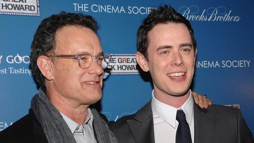 Tom Hanks (i) y su talentoso hijo Colin.