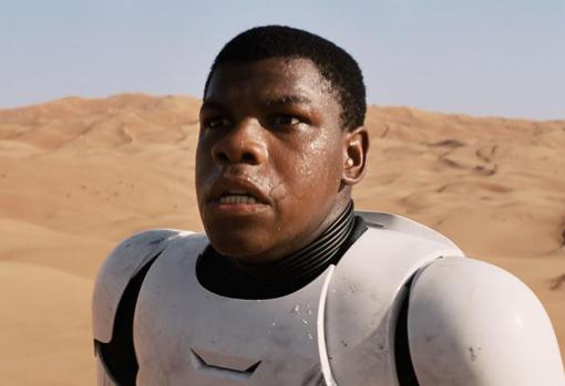 John Boyega interpreta a Finn en la saga de Star Wars.