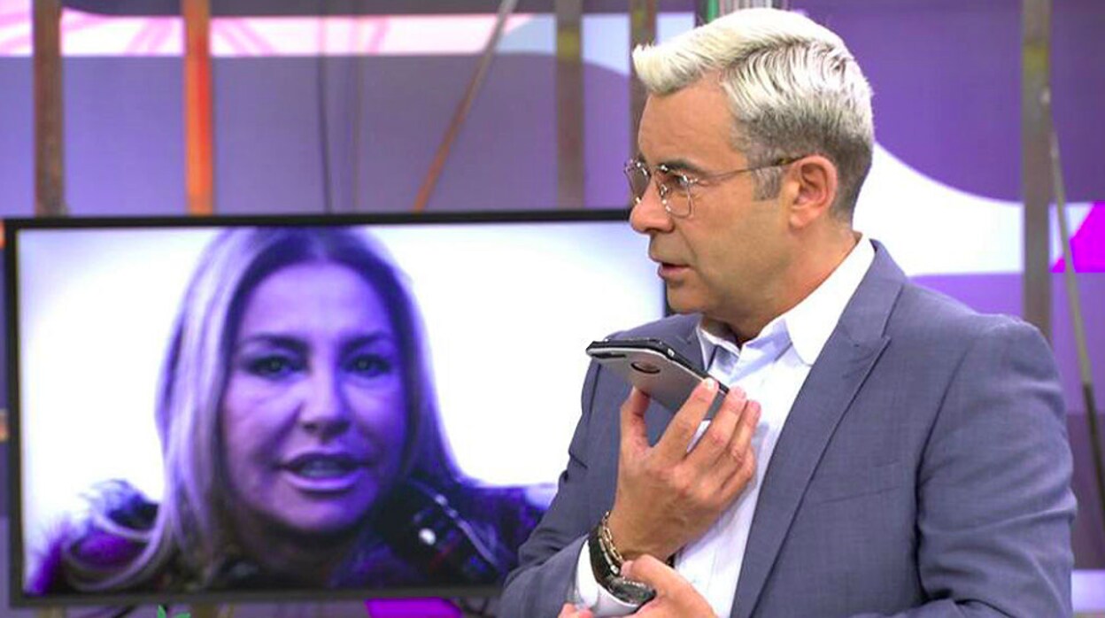 Jorge Javier Vázquez habla con Cristina Tárrega en 'Sálvame'.