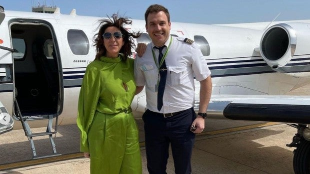 Paz Padilla se sube a un jet privado en Barcelona con destino al bautizo de 'El Turronero' en Jerez