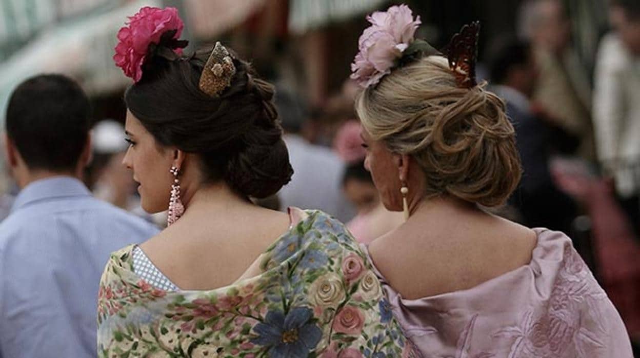 Cinco peinados para vestir de flamenca esta Feria del Caballo de Jerez  paso por paso