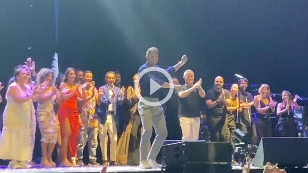 Joaquín Sánchez sale a bailar en el concierto de Alejandro Sanz junto a Niña Pastori y otros artistas