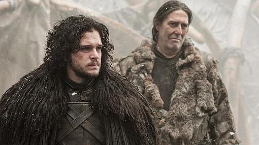 El acuerdo entre Jon Nieve y Mance Rayder no benefició a este último, pero si a los que consiguió aunar bajo su mando