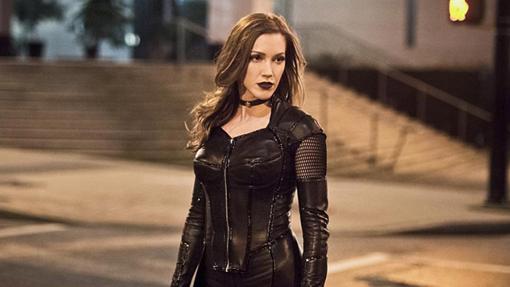 Laurel re-apareció en The Flash como la villana de otro universo Black Siren