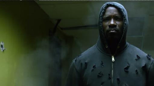 El uniforme de Luke Cage, una sudadera agujereada